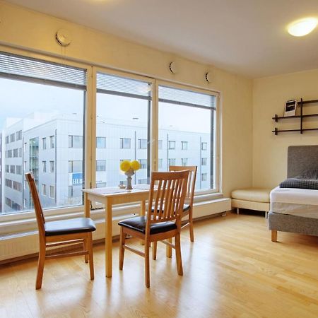Studio Apartment In Quiet Heart Of Everything Талин Екстериор снимка