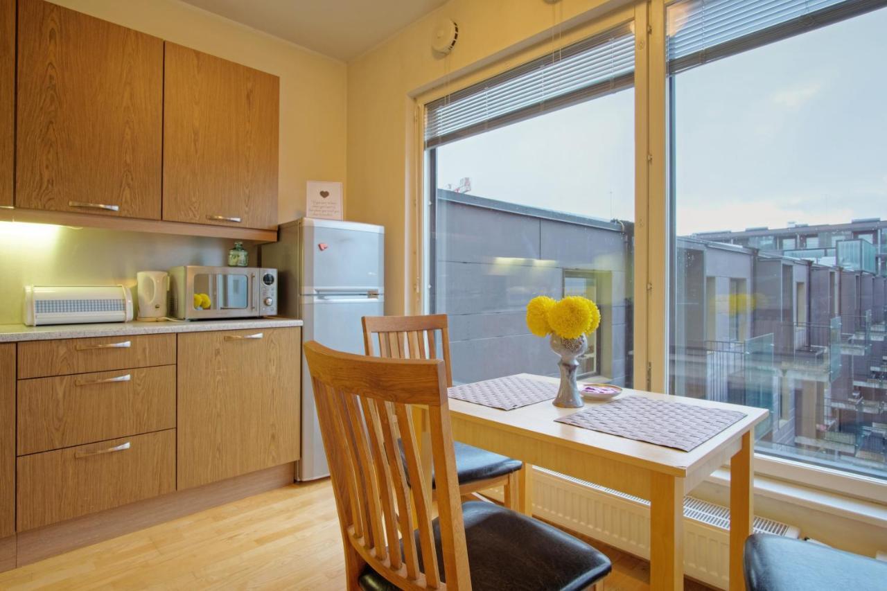 Studio Apartment In Quiet Heart Of Everything Талин Екстериор снимка