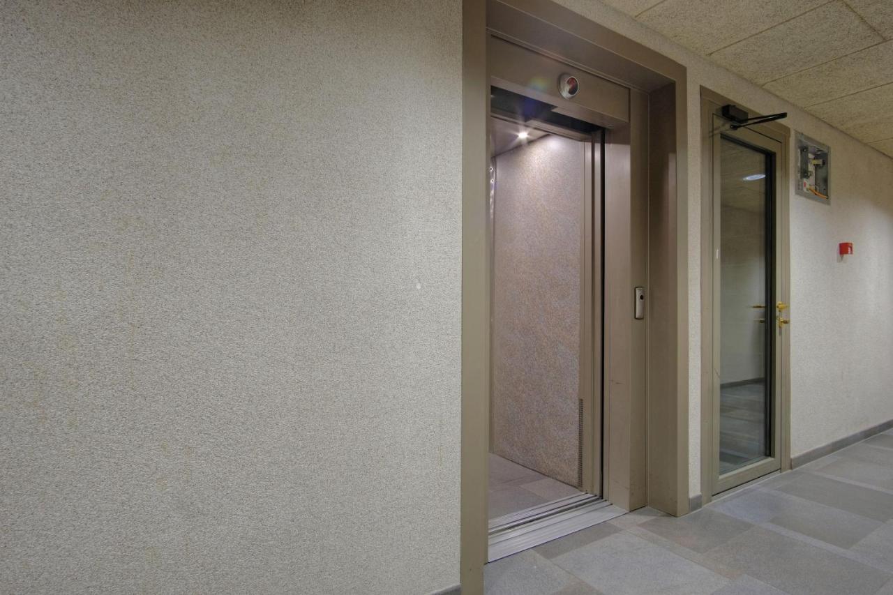 Studio Apartment In Quiet Heart Of Everything Талин Екстериор снимка