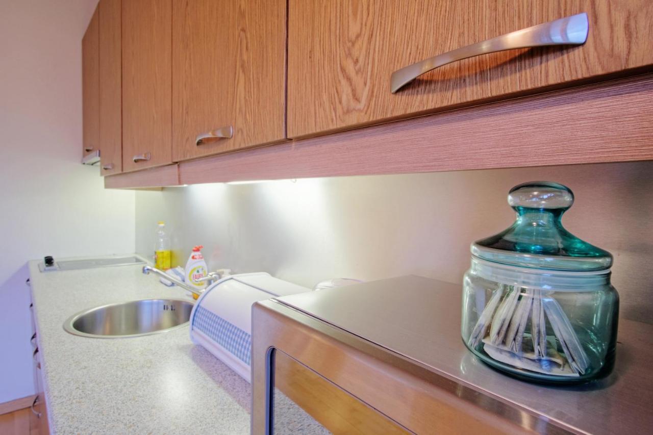 Studio Apartment In Quiet Heart Of Everything Талин Екстериор снимка